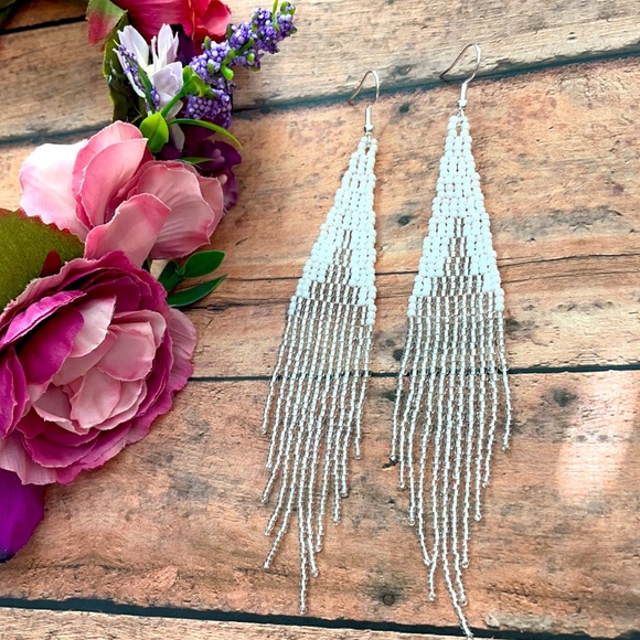 Silver white lone earring -No241 - Picture 2 of 5